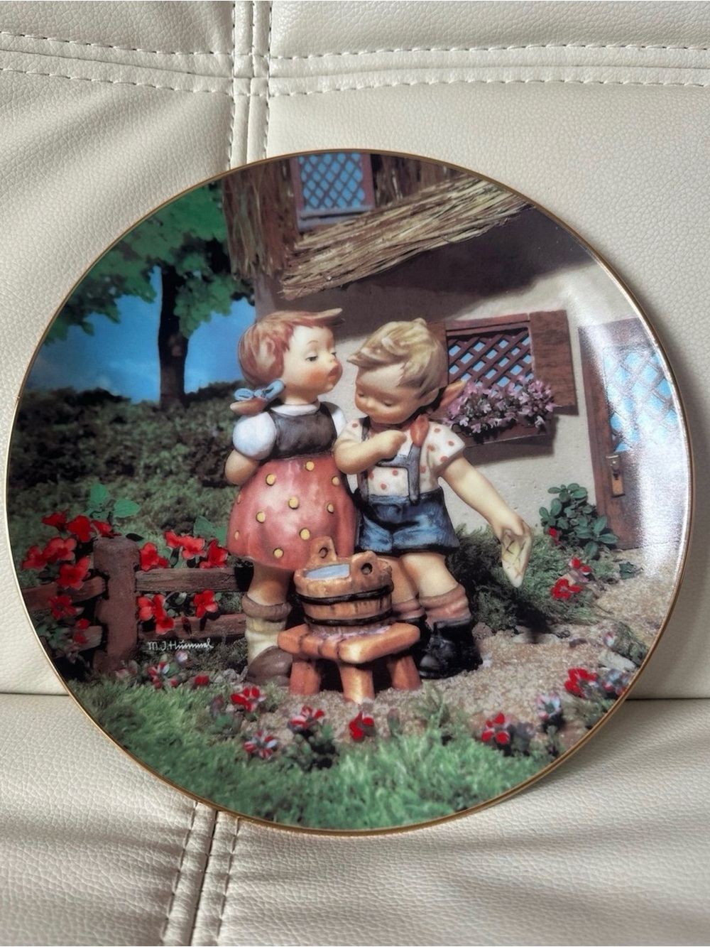 M.J. Hummel “Squeaky Clean” Collector Plate Little Companions Danbury Mint